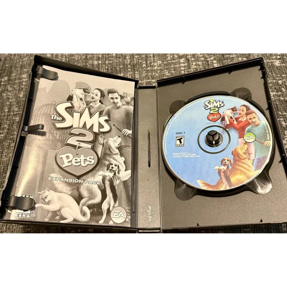The Sims 2 Pets Expansion Pack PC CD-ROM 2006 Excellent Complete 2-Disc Set